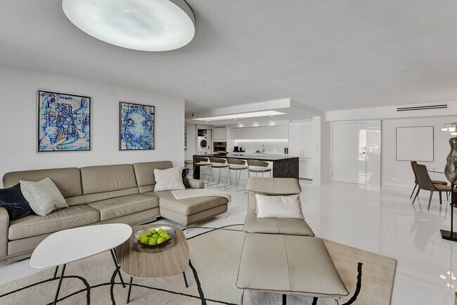 Building Photo - 3606 S Ocean Blvd