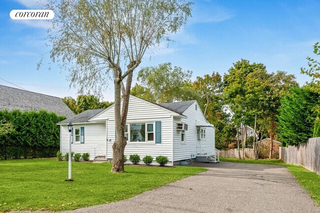 Primary Photo - 26 Meadowlark Ln