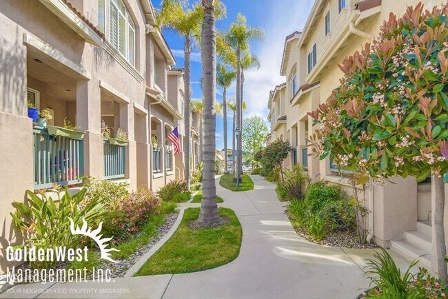 Building Photo - Immaculate 3Bdm 2.5Ba Townhouse with 2-Car...