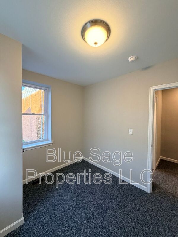 Building Photo - 44 W Winona Ave