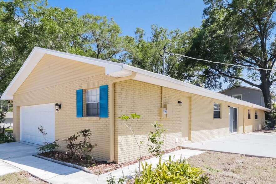 Building Photo - 528 Crestover Dr