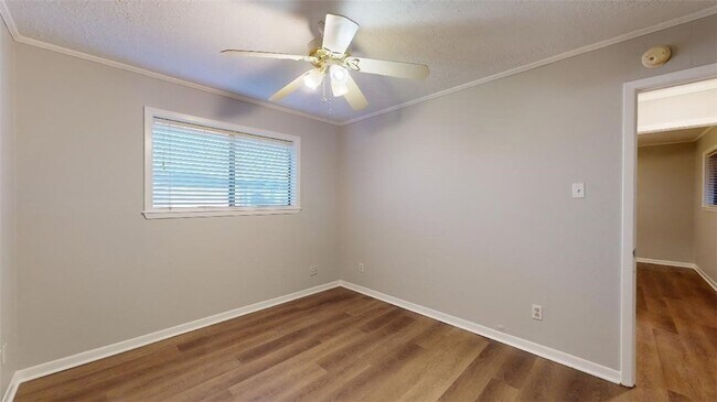 Building Photo - 3904 Windwood Cir