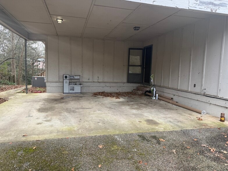 Building Photo - 113 Marble St