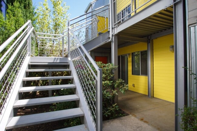 Building Photo - Spacious & Bright Modern Studio w/Fireplac...