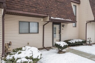 Building Photo - 310 E 60th Ct