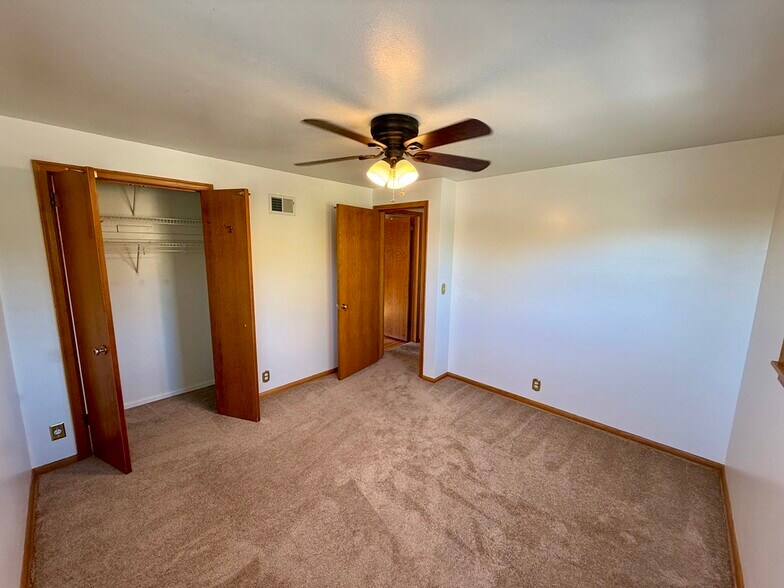 Building Photo - 5403 Pleasant Ave