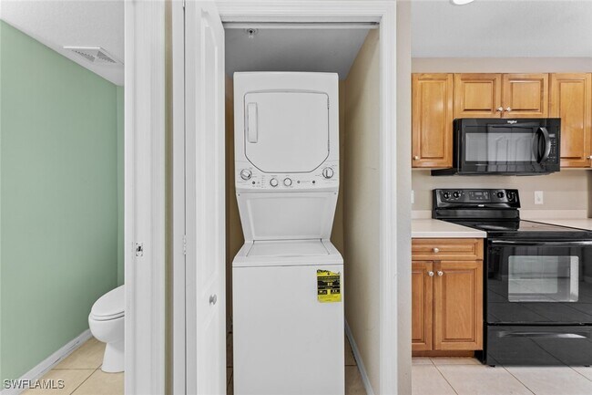 Building Photo - 9450 Ivy Brook Run