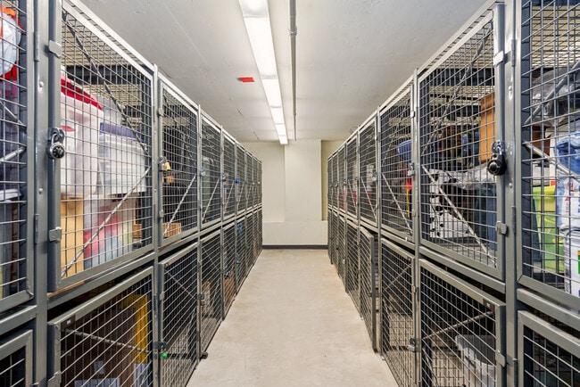 Building Photo - 345 N LaSalle St