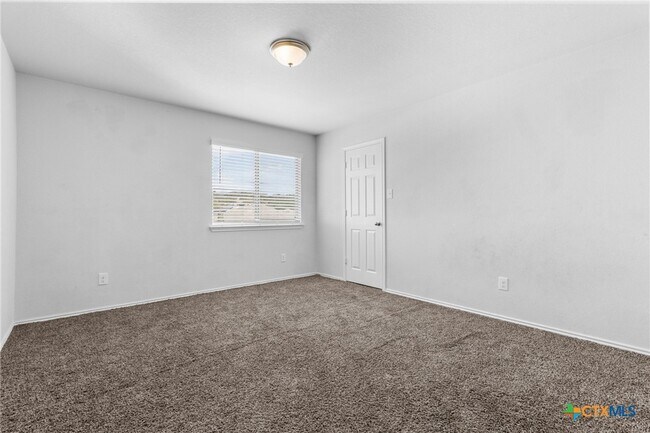 Building Photo - 309 Paddock Ln