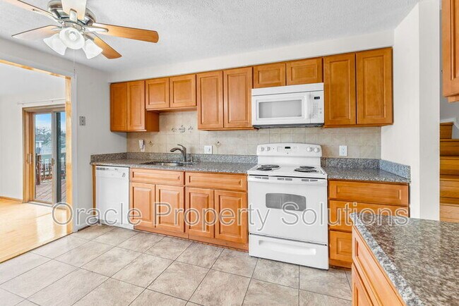 Building Photo - 6634 Dovecote Dr