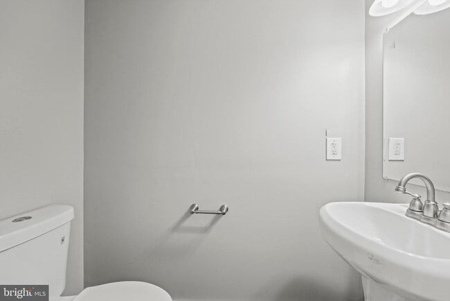 Building Photo - 2419 Benning Rd NE