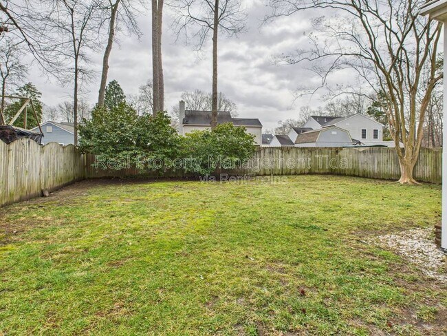 Building Photo - 236 Huntstree Pl