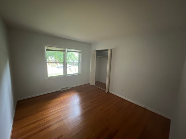 Building Photo - Move-in Ready Home Located in The Four Sea...
