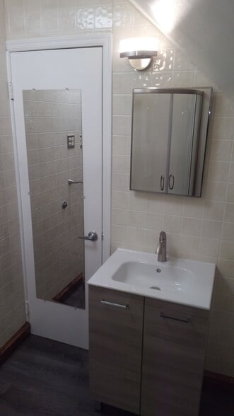 Bathroom - 2116 Old Welsh Road