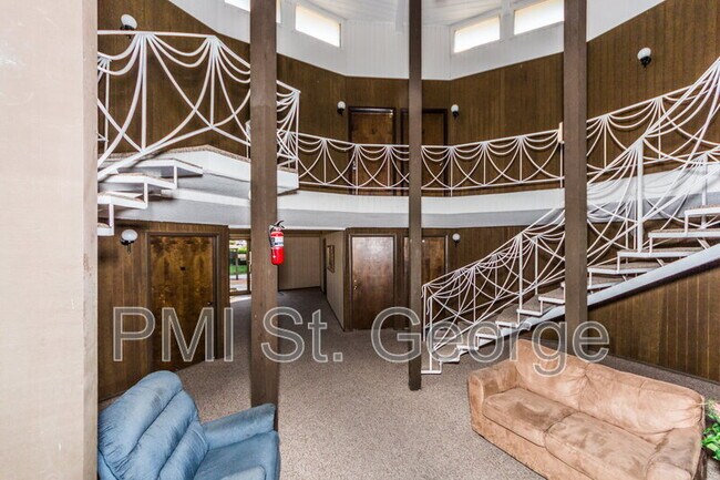 Building Photo - 210 E 600 S