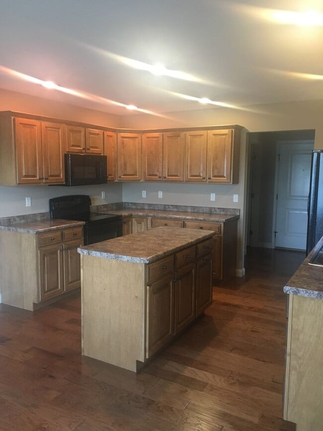 Building Photo - Recently built 3-bed, 2.5-bath home availa...