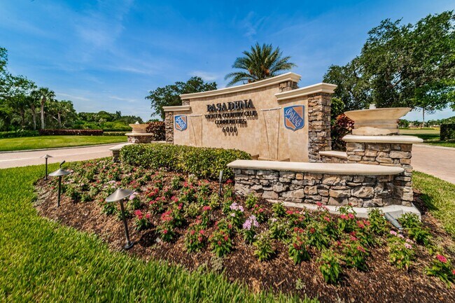 Building Photo - Stunning Custom Built Residence in the Exc...
