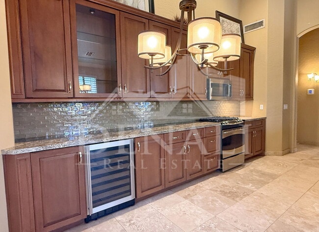 Building Photo - 3533 N Desert Oasis