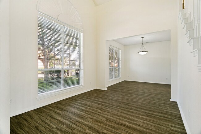 Building Photo - 4149 Creekmeadow Dr