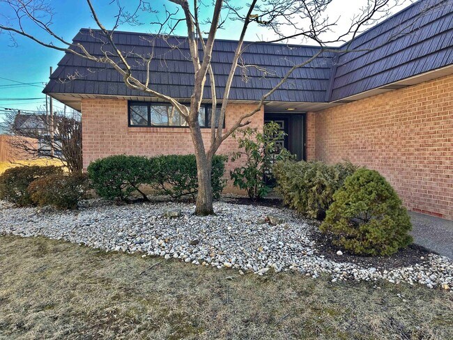 Building Photo - 3941-3943 Concord Street