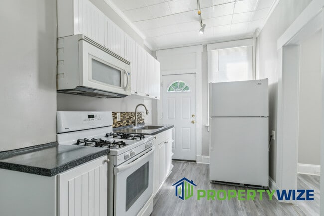 Building Photo - 3343 Avondale Ave