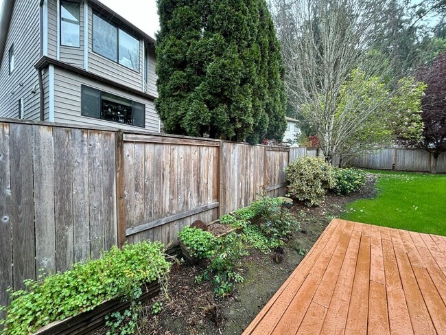 Building Photo - Beautiful 4BD Home | Fireplace, Fenced Backyard, Deck, Garage & A/C