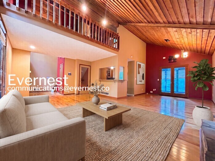 Building Photo - 770 Bayliss Dr