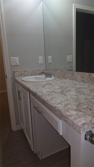 Building Photo - 11505 Southern Creek Dr