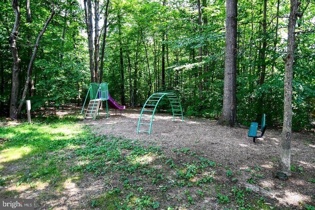 Building Photo - 8335 Windfall Rd