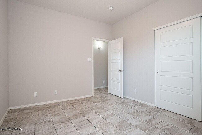 Building Photo - 11140 Catherine Slutter Ln