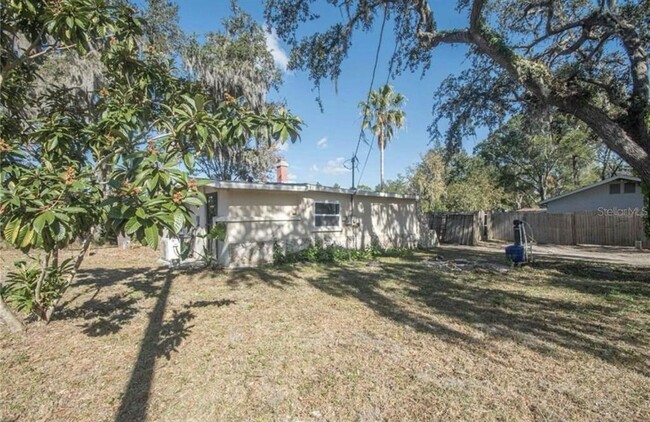 Primary Photo - 9541 Round Lk Dr