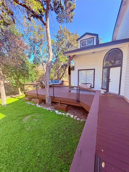 Building Photo - 11719 Bell Ave