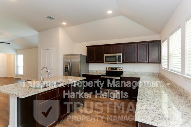 Building Photo - 3050 Dade Loop