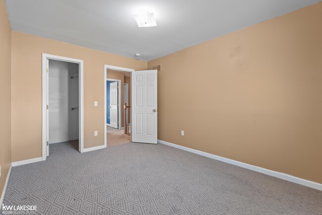 Building Photo - 2199 Edgestone Dr