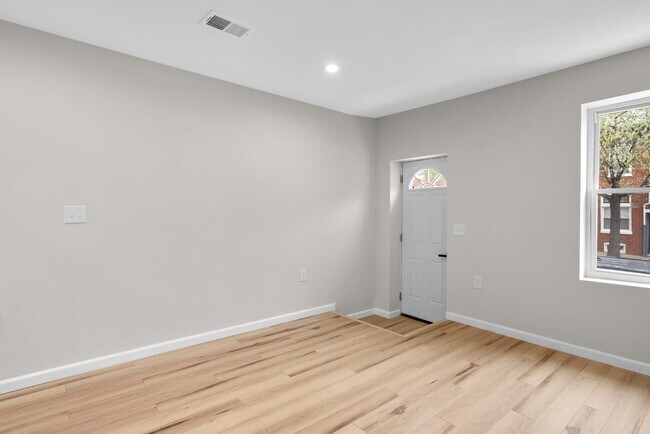 Building Photo - 218 S Wolfe St