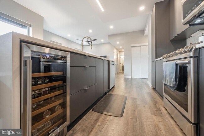 Building Photo - 1501 N 31st St