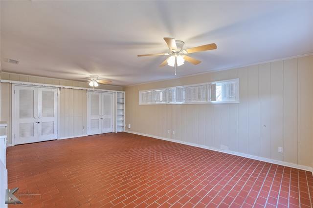 Building Photo - 4042 Benbrook St