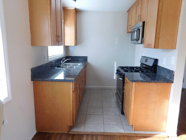 Interior Photo - Victory, 1700-1702