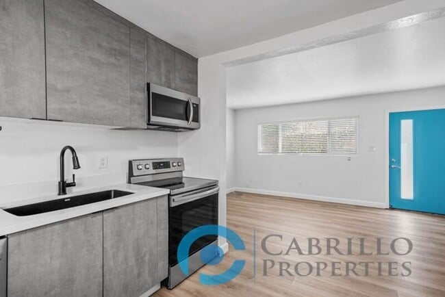 Building Photo - 4123 Kansas St