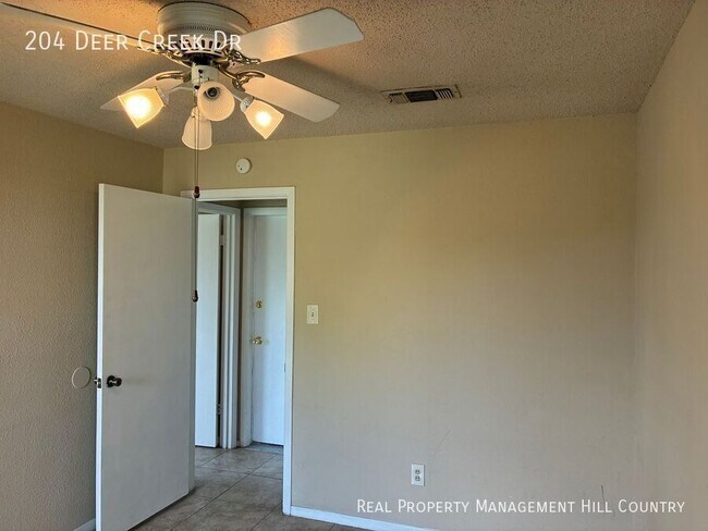 Building Photo - 204 Deer Creek