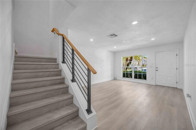 Building Photo - 727 Kensington Lake Cir