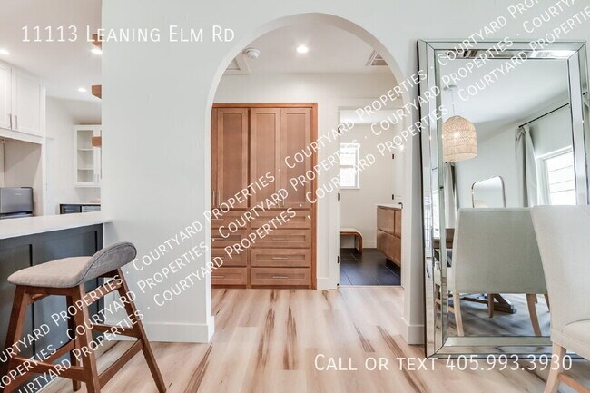 Building Photo - 11113 Leaning Elm Rd