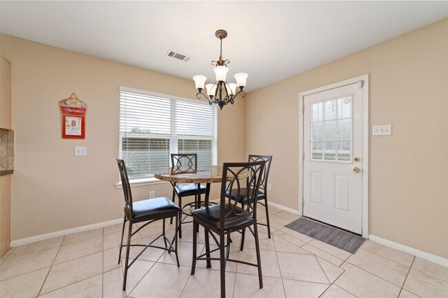 Building Photo - 8123 Solara Bend Ct