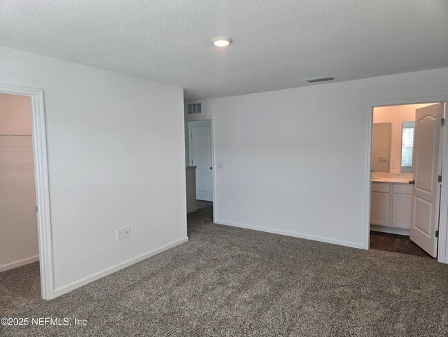 Building Photo - 1550 Jeremiah St