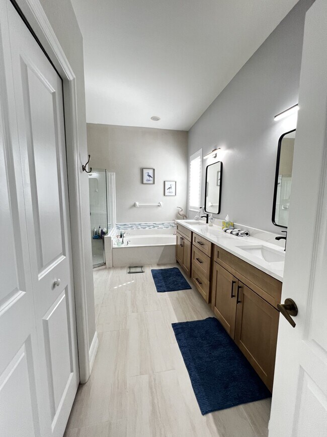 Building Photo - 9420 Old Hickory Cir