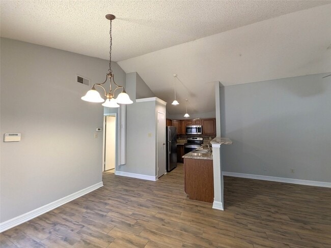 Building Photo - 323 Teakwood Ln
