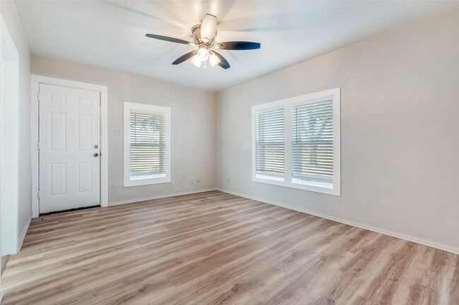 Building Photo - 3275 FM428