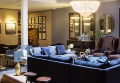 Building Photo - 106 W Chicago Ave