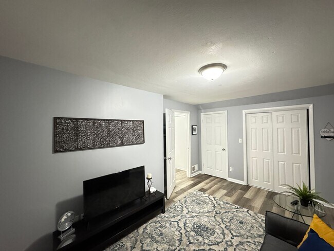 Building Photo - 23 Pond Lily Ave