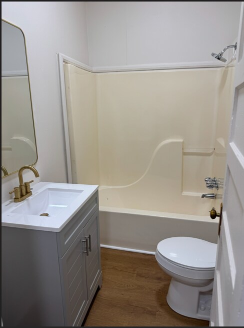 Building Photo - 18 Pond St